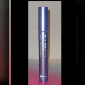 Hero Lightning Wand Dark Spot Brightening Serum
